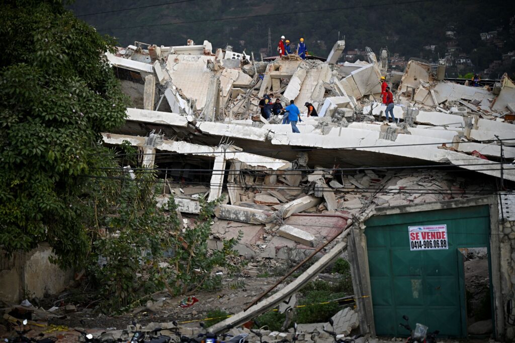 Venezuela Earthquake Toll Hits 1,430 Amidst Aid Arrival and Public Anger