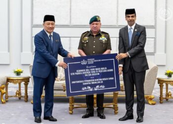 YANG di-Pertuan Agong, Sultan Ibrahim berkenan mengurniakan sumbangan bantuan peribadi sebanyak RM500,000 untuk mangsa kebakaran di daerah Kudat dan Sandakan, Sabah, hari ini. - sumber FB Sultan Ibrahim