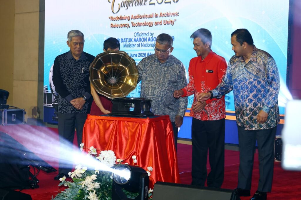 Rakaman kaset, pita VHS antara bahan sejarah dikumpul Arkib 