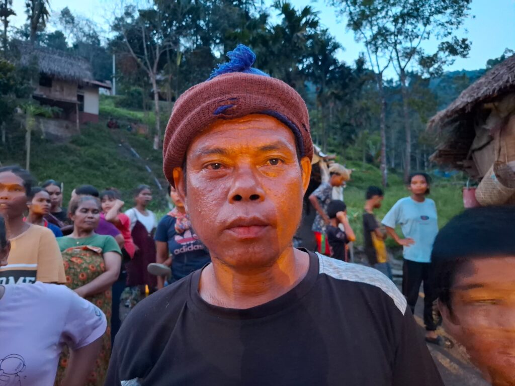 Jaslinda menangis, minta tolong – Lelaki Orang Asli