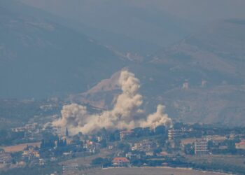 ISRAEL menyerang selatan Lubnan kelmarin. - AFP