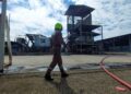 ANGGOTA bomba membuat pemadaman sepenuhnya sebuah kilang pengurusan sisa industri yang terbakar di Gebeng, Kuantan, Pahang.