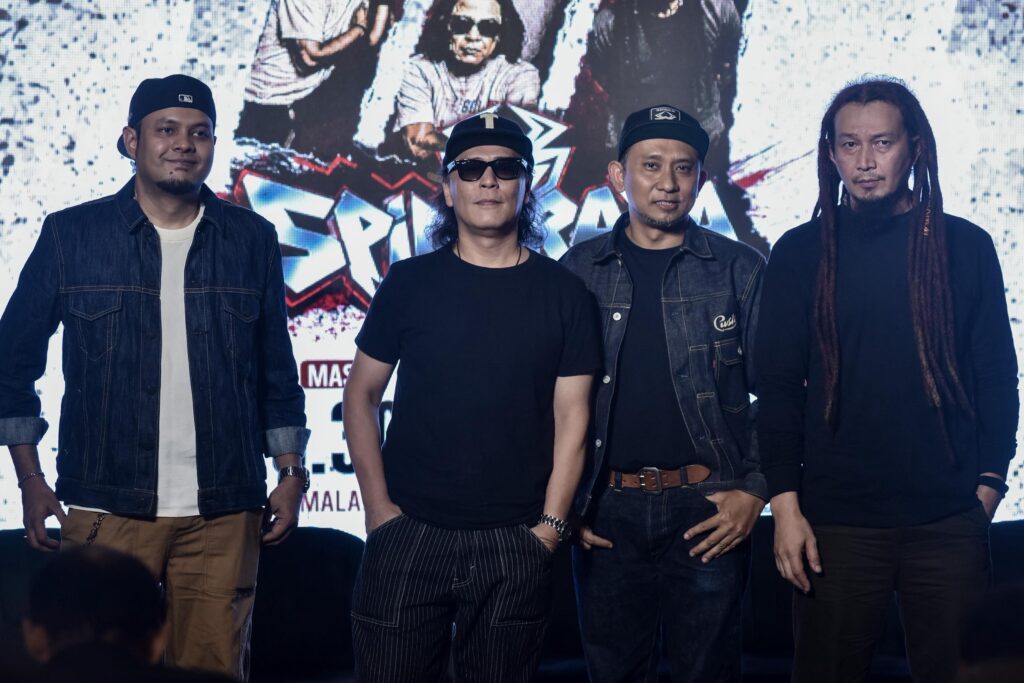 M. Nasir's advice guides Spider vocalist Tam on stage