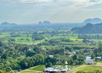 Kerajaan negeri bakal membangunkan projek Royal Nakawan, Perlis, dengan membabitkan pembinaan sistem kereta kabel selepas ini. -UTUSAN
