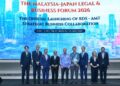 FADILLAH Yusof (tengah) ketika sesi bergambar pada perasmian Forum Undang-Undang dan Perniagaan Malaysia-Jepun 2026 di Hotel St Regis Kuala Lumpur hari ini. - UTUSAN/SYAKIR RADIN