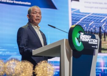 FADILLAH Yusof sempena majlis pelancaran Persidangan Peralihan Tenaga 2026 (ETCon26) di Pusat Konvensyen Kuala Lumpur (KLCC) di sini hari ini.