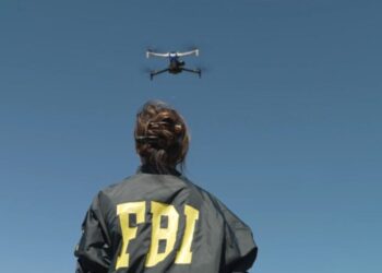FBI telah mengesan 1,139 dron di stadium dan lokasi berkaitan Piala Dunia setakat ini dengan lebih 300 daripadanya berjaya dineutralkan. - IHSAN FBI