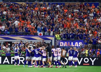 REAKSI pemain Jepun selepas berjaya menyamakan kedudukan 2-2 ketika bertemu Belanda dalam aksi Kumpulan F Piala Dunia 2026 di Stadium Dallas, semalam. - AFP