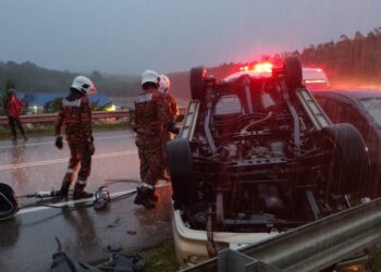 KEADAAN kenderaan yang terlibat kemalangan maut meragut nyawa dua beradik di Jalan Besar Jengka 19, Maran, Pahang. - IHSAN JBPM Pahang