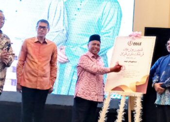 SAARANI Mohamad merasmikan Pelancaran Bulan Falak Peringkat Negeri Perak bagi Tahun 1448H/2026M di Ipoh hari ini.