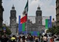 ANGGOTA polis mengawal keadaan bagi menghalang berlakunya rusuhan di Dataran Zocalo menjelang aksi Piala Dunia 2026 di Mexico City, baru-baru ini. - AFP