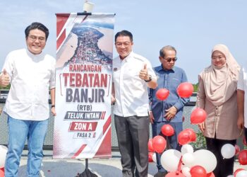 NGA Kor Ming pada Taklimat Projek Pembangunan Lembangan Sungai Bersepadu (PLSB) Sungai Perak Fasa 1 di Dataran JPS Sungai Perak, Teluk Intan hari ini.