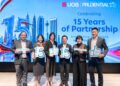 CHEE Foong Wai (dua dari kiri) pada sambutan ulang tahun ke-15 kerjasama antara Prudential Assurance
Malaysia Berhad dan UOB Malaysia.