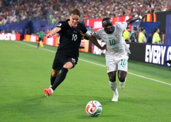 BINTANG Senegal, Sadio Mane menjadi taruhan utama pasukannya untuk mengegar gawang Iraq, esok.-AFP