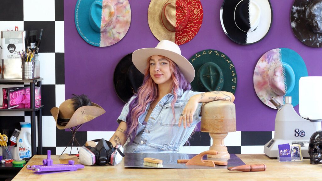 Pembuat topi Britain impi rekaan dipakai Beyonce
