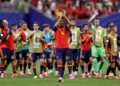 PEMAIN Sepanyol meraikan kejayaan mereka membenam Arab Saudi 4-0 dalam aksi Kumpulan H Piala Dunia 2026, semalam. - AFP
