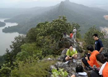 Trans hiking hiking compress