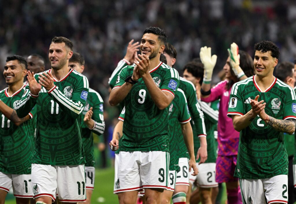 Mexico Ends 40-Year World Cup Knockout Drought, Defeats Ecuador 2-0