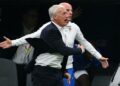 Jurulatih Perancis, Didier Deschamps membantah keputusan pengadil ketika aksi separuh akhir Piala Dunia 2026.-AFP