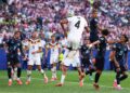 TANDUKAN pemain pertahanan Jerman, Jonathan Tah yang berjaya menghasilkan gol kedua pasukan pada awalnya dibatalkan Video Bantuan Pengadil (VAR) selepas pengadil mengesan kekasaran oleh Waldemar Anton terhadap penjaga gol Paraguay, Orlando Gill dalam aksi Piala Dunia 2026 pusingan 32 di Stadium Boston.-AFP