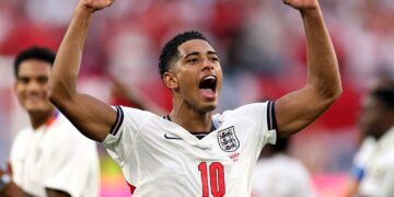 JUDE Bellingham meraikan kemaraan England ke separuh akhir piala dunia selepas meledak dua gol ketika aksi suku akhir menentang Norway di Miami, awal pagi tadi-AFP
