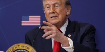PRESIDEN Donald Trump dikritik dunia susulan tindakan tidak berwibawanya sehingga mencetuskan genosid di Palestin dan perang AS dengan Iran. - AFP
