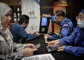 LEBIH wajar kenaikan pangkat memangku dipertimbangkan dalam tempoh yang lebih awal, sekurang-kurangnya dua hingga tiga tahun sebelum persaraan wajib.