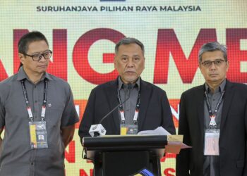 RAMLAN Harun dalam sidang akhbar selepas penamaan calon PRN Negeri Sembilan, semalam.