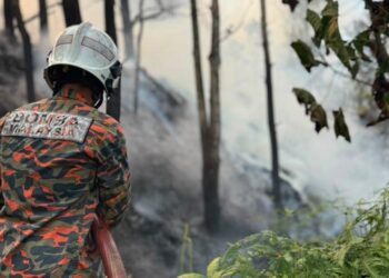 Kebakaran hutan Puncak Alam