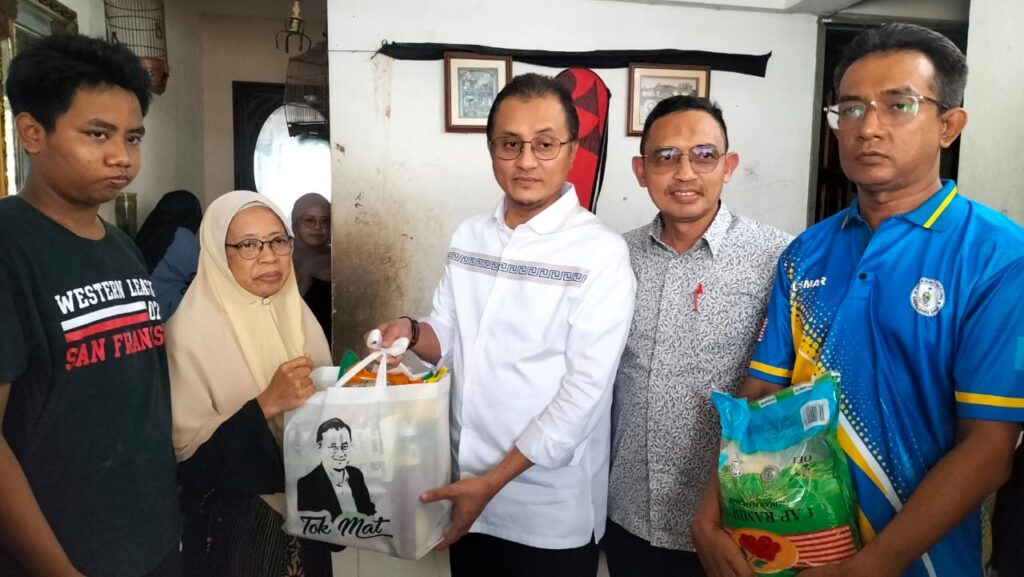 Grandmother eligible for zakat aid after son's death