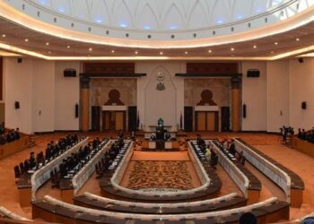 AHLI Dewan Undangan Negeri (ADUN) bukan sekadar memperoleh kepercayaan rakyat melalui khidmat di kawasan tetapi prestasi semasa berbahas di dalam dewan.