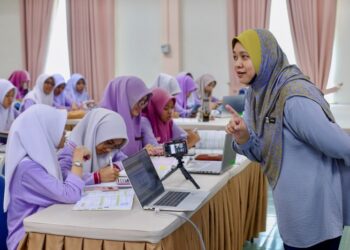 KELUHAN dan aduan guru perlu didengar sebelum perkara itu menjadi isu yang lebih besar atau tular di media sosial. -GAMBAR HIASAN