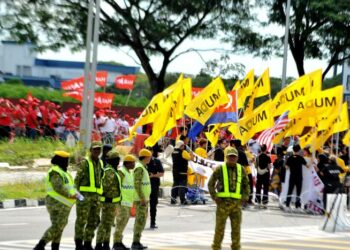 BUDAYA politik baharu memperlihatkan perubahan besar daripada politik berasaskan kesetiaan kepada politik yang lebih bersifat individu dan terbuka.