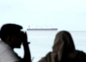 KRISIS yang masih lagi berlarutan di Asia Barat mengingatkan dunia  keselamatan tenaga bukanlah isu ekonomi semata-mata tetapi membentuk sebahagian daripada kedaulatan negara.