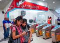 TIDAK semua yang boleh dirakam perlu dikongsi dan tidak semua yang menjadi perhatian wajar dijadikan tontonan. – GAMBAR HIASAN