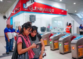 TIDAK semua yang boleh dirakam perlu dikongsi dan tidak semua yang menjadi perhatian wajar dijadikan tontonan. – GAMBAR HIASAN