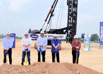 PASUKAN pengurusan PMW International merasmikan majlis pecah tanah untuk fasiliti baharu di Bemban, Perak sekali gus menandakan permulaan salah satu projek pengembangan kapasiti utama kumpulan.
