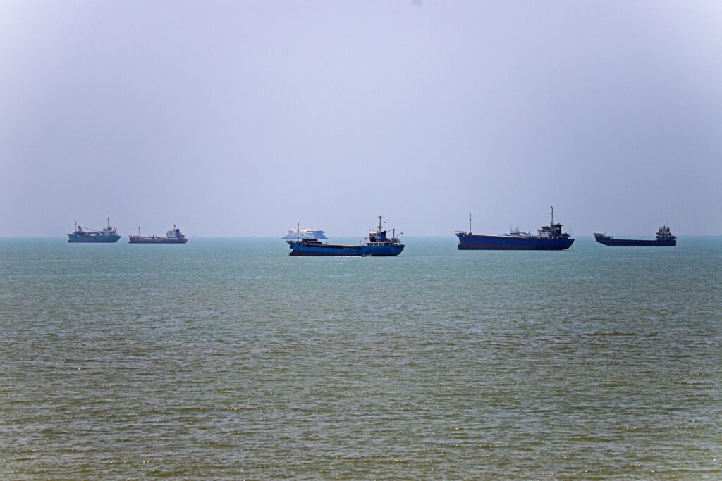 US, Iran Clash Over Strait of Hormuz, Expanding Conflict to Gulf Allies