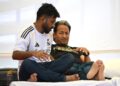 SONAM WANGCHUK (kanan) melancarkan mogok lapar selama 26 hari. - AFP