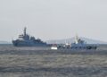 KAPAL China melakukan rondaan ketika Tentera Pembebasan Rakyat (PLA) menjalankan latihan di pulau Pingtan, di wilayah Fujian, timur China berdekatan Taiwan pada 30 Disember 2025.- AFP