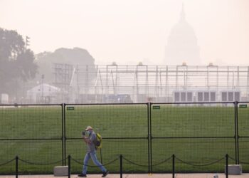 ASAP daripada kebakaran hutan di Kanada dan Minnesota menyelubungi langit Washington dan menyebabkan jerebu di seluruh Amerika Syarikat (AS).- AFP