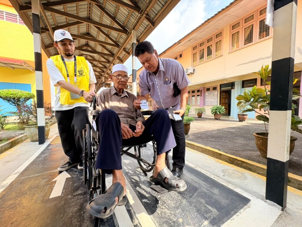 103-year-old man votes in Malaysian state election