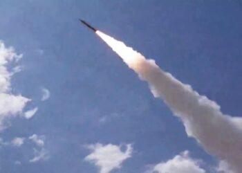 IRAN melancarkan serangan balas ke arah sasaran pangkalan Amerika Syarikat di rantau Asia Barat. - AFP