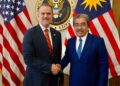 JOHARI Abdul Ghani bersama Jamieson Greer sempena lawatan kerja  ke Washington DC.-FB Johari Abdul Ghani