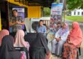 KAMARUL Azman Khamis pada program sembang santai Komuniti Madani di Kampung Gial, Arau, Perlis.-UTUSAN