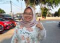 AMIRA selesai mengundi di Dewan Kampung Melayu di sini hari ini.