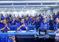 PENGERUSI Barisan Nasional (BN), Datuk Seri Dr. Ahmad Zahid Hamidi bersama kepemimpinan dan penyokong parti itu bagi meraikan kemenangan parti itu dalam PRN Johor malam ini.UTUSAN/SHIDDIEQIIN ZON