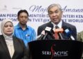 AHMAD Zahid Hamidi serta Timbalan Menteri Kemajuan Desa dan Wilayah, Datuk Rubiah Haji Wang ketika sidang akhbar selepas majlis amanat bersama Kontinjen TVET@KKDW ke Worldskills Shanghai 2026 di Seri Pacific Hotel, Kuala Lumpur. UTUSAN/M. FIRDAUS M. JOHARI