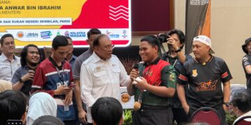 ANWAR Ibrahim ketika menghadiri Jelajah Rakan Muda 2026 di Kompleks Belia dan Sukan, Paroi, Seremban, hari ini.-UTUSAN/NOR SHAFIQAH MOHD GHAZALI