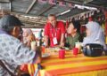 AMINUDDIN Harun menyantuni orang ramai ketika beliau berkempen sempena PRN Negeri Sembilan di sekitar Linggi, Port Dickson.